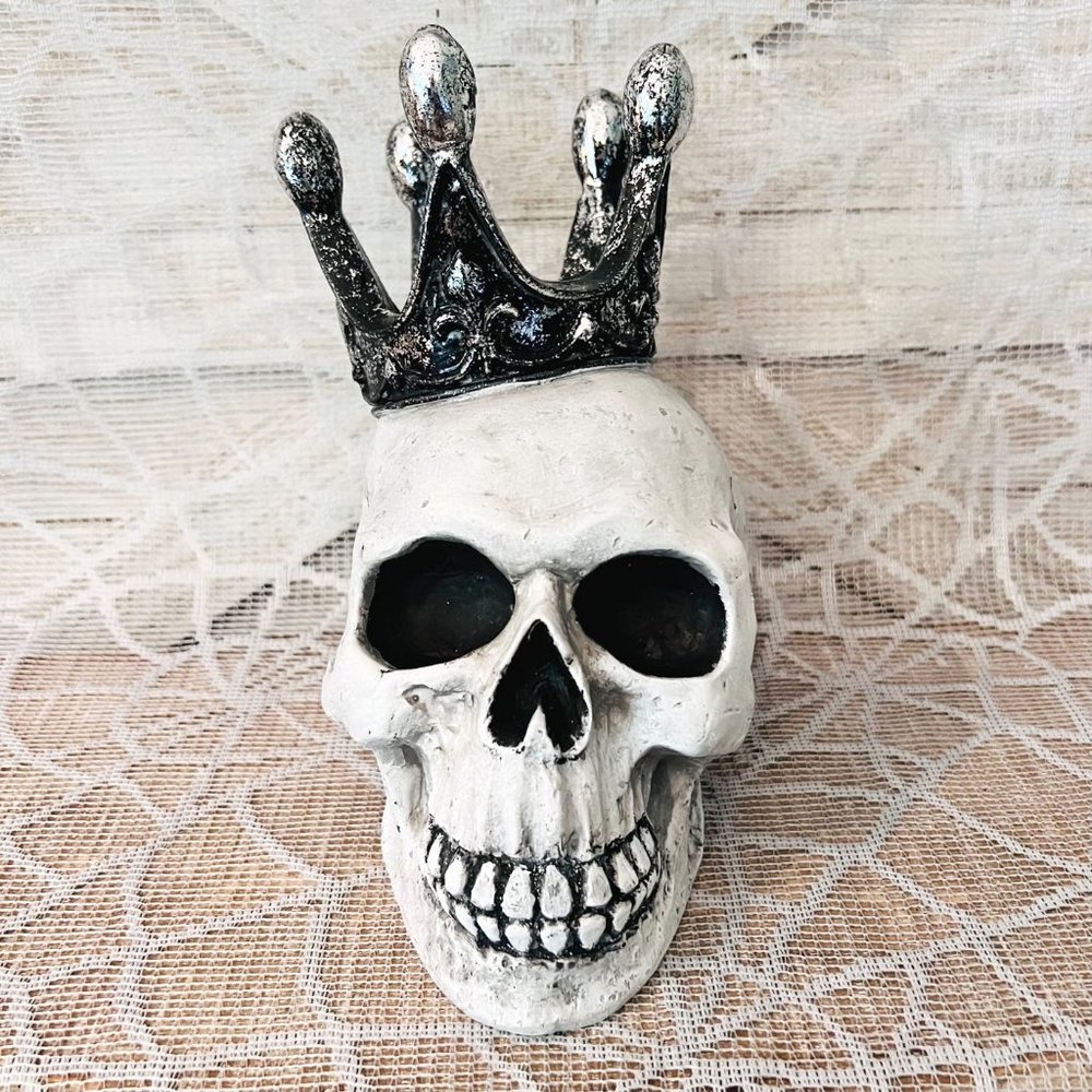 Decorative Skull with Crown - Black and White